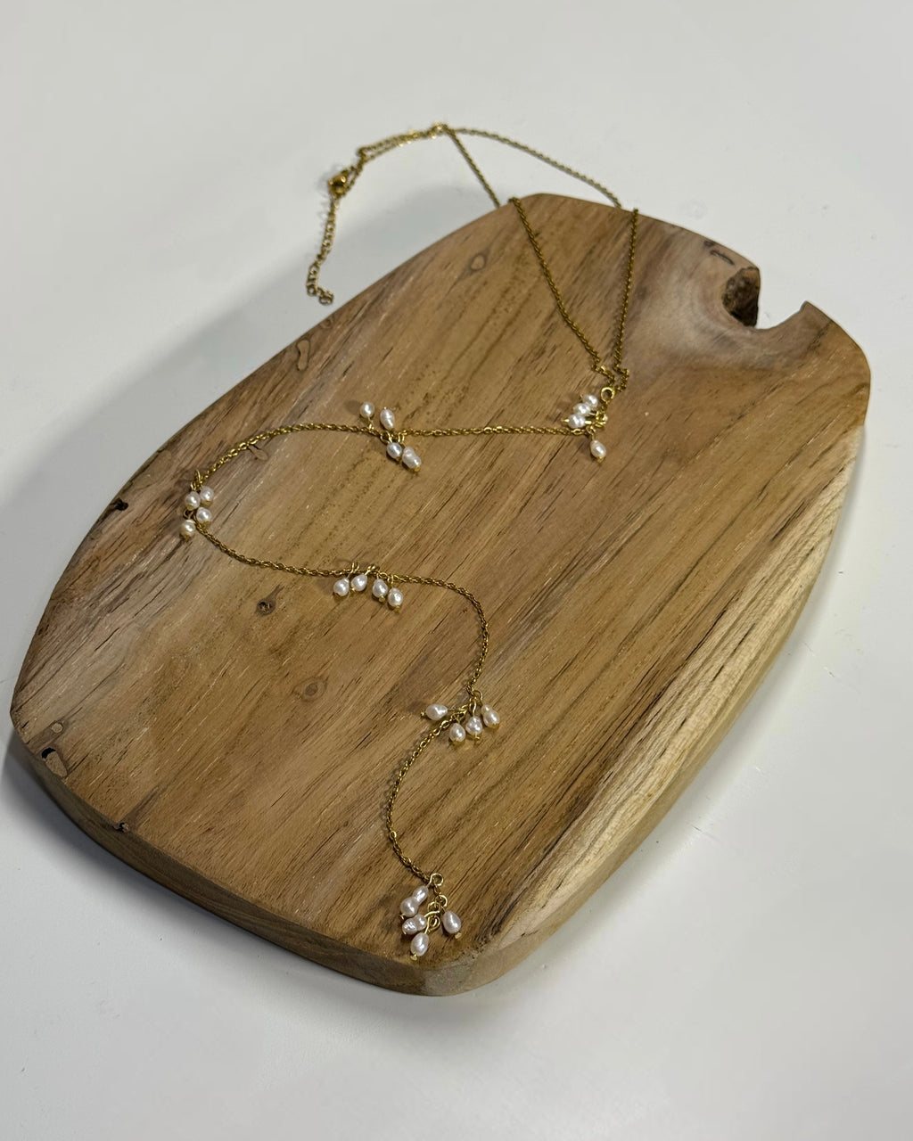 PEARL LINE NECKLACE